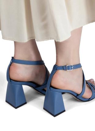 Босоножки женские из натуральной кожи woman's heel синие4 фото