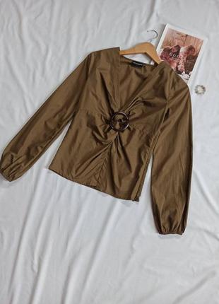 Блуза/рубашка цвета хаки с кольцо по середине и сборкой