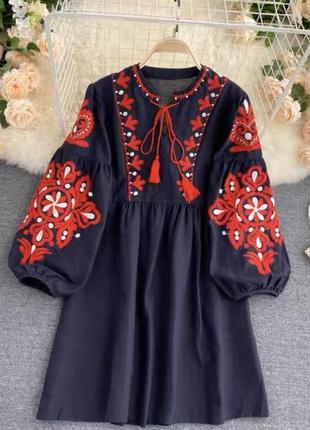 Сукня з вишивкою