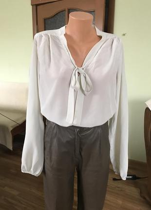 Шелковая (100 -шелк) молочного цвета блуза
