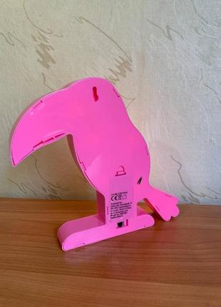 Розовый светильник попугай2 фото