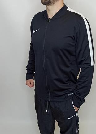 Кофта спортивная чёрная мужская бомбер Updtempo nike. размер - xl.