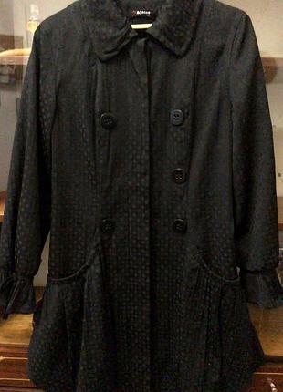 Елегантний плащ morgan. франція