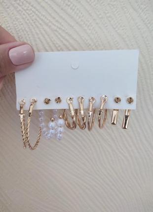 Набор сережек, смотрите больше бижутерии в своих объемах7 фото