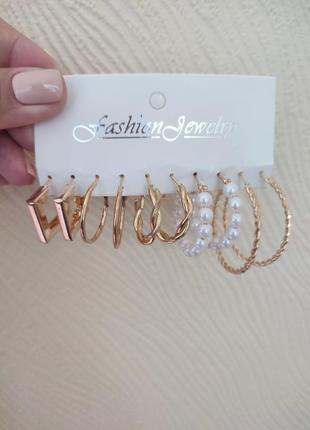 Набор сережек, смотрите больше бижутерии в своих объемах5 фото