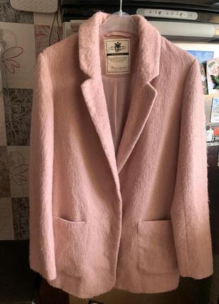 Пальто пудрового цвета, розовое пальто.
