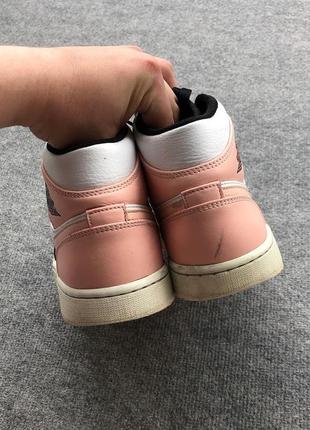 Оригинальные кроссовки nike air jordan 1 mid crimson tint pink/white/black8 фото