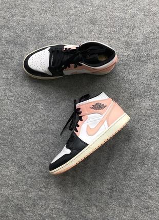 Оригінальні кросівки nike air jordan 1 mid crimson tint pink/white/black