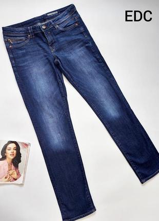 Женские прямые синие джинсы с серней посадкой от бренда edc