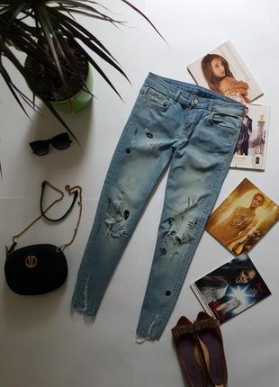 Яскраві рвані джинси zara