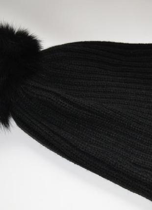 Черная шапка с бубоном песец emu4 фото
