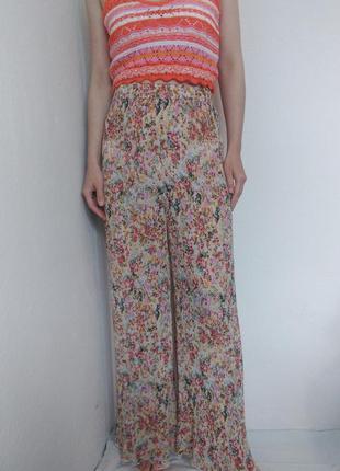 Широкие брюки плиссе брюки широкие прямые брюки плиссированные брюки цветочный принт легкие брюки плиссировка9 фото