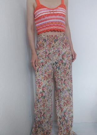 Широкие брюки плиссе брюки широкие прямые брюки плиссированные брюки цветочный принт легкие брюки плиссировка3 фото