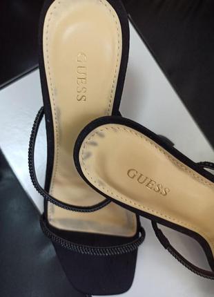 Женские сандалии guess на каблуке6 фото