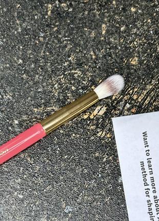 Кисточка для нанесения теней blending brush