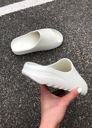 Сланці adidas yeezy slide white4 фото