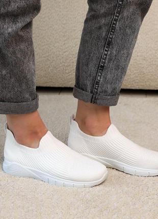 Стильні білі жіночі кросівки легкі, з текстилю, літні/літо - жіноче взуття5 фото
