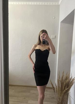 Обтягивающее платье по фигуре