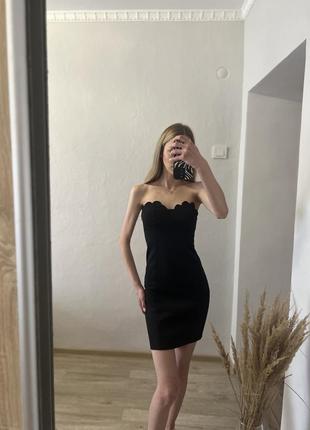 Обтягивающее платье по фигуре