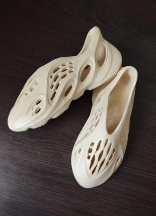 Бежеві пісочні крокси кросівки мокасини сліпони тапки сандалі літні eva8 фото