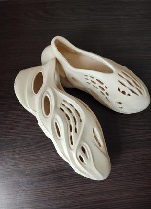 Бежеві пісочні крокси кросівки мокасини сліпони тапки сандалі літні eva7 фото