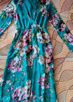 Летнее легкое платье развивающееся с цветами prettylittlething1 фото