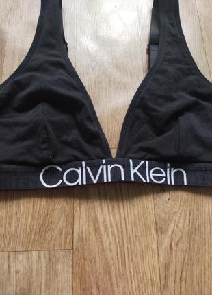 Крутезный бюстгальтер calvin klein3 фото