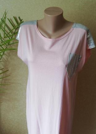 Платье-туника светло-розового цвета с асимметричным низом. сарафан декорирован вставками из ткани из пойеток.3 фото