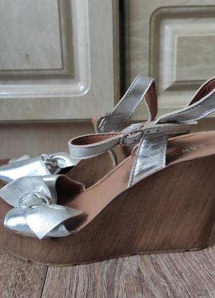 Босоножки на платформе san marina