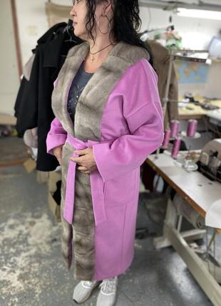 Пальто женское с натуральным мехом (резные цвета)1 фото