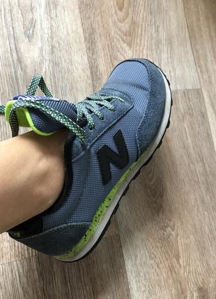 Кроссовки new balance цвета индиго с неоновыми акцентами2 фото