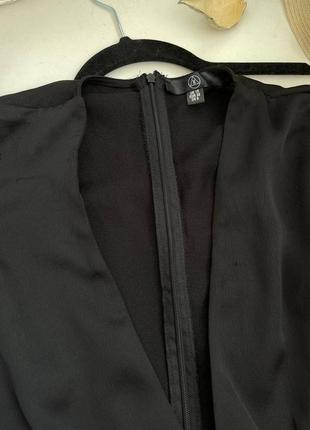 Вечернее черное платье missguided s с глубоким декольте5 фото