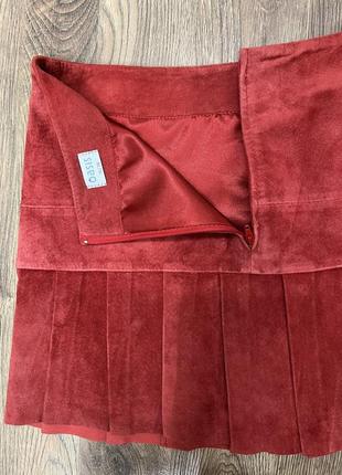 Замшевая натуральная юбка oasis красная мини плиссе5 фото