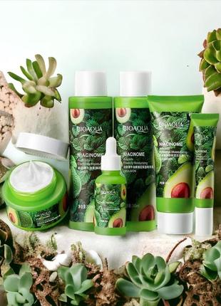 Набір доглядової косметики з авокадо та ментолом від bioaqua