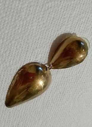 Одиночная серьга в золотом цвете