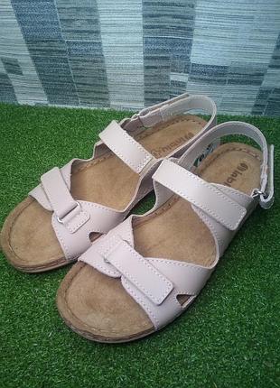 Босоножки кожаные inblu