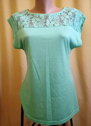 Летняя футболка с кружом