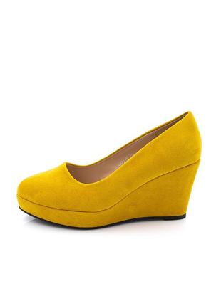 Женские туфли из экозамши на высокой танкетке aodema желтые 38 36