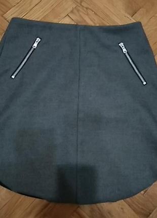 Юбка серого цвета с замками h&m