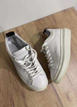 Кожаные белые кеды бренд  pavement