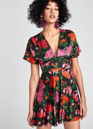 Сатиновое платье в цветы zara