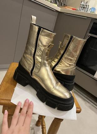 Сапожки zara тракторы metallic gold
