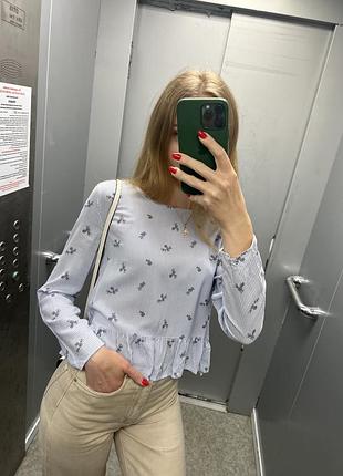 Рубашка с длинным рукавом в цветочную полоску h&m с баской, сине-белая мелкий цветочек