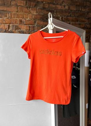 Adidas women's center logo orange t-shirt женская футболка