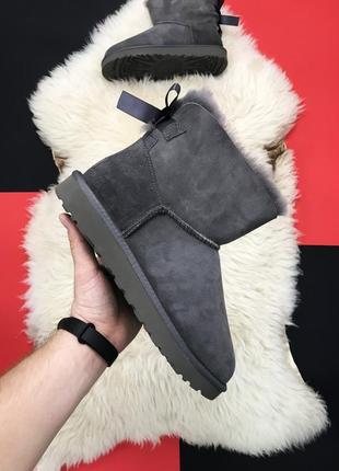 Зимние женские угги ugg bailey bow mini grey, кожаные серые сапоги/уги1 фото