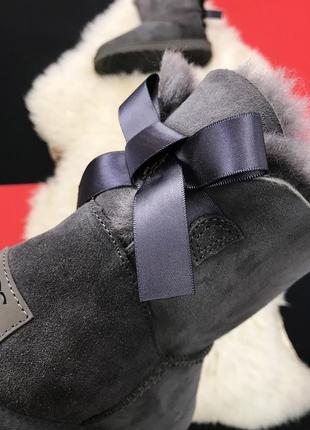 Зимние женские угги ugg bailey bow mini grey, кожаные серые сапоги/уги2 фото