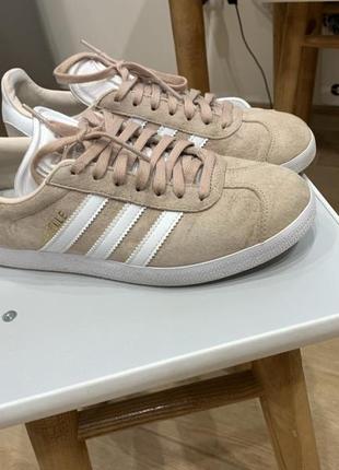 Женские кроссовки adidas gazelle