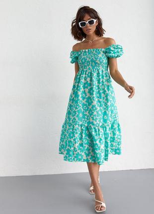 Платье в крупные цветы с открытыми плечами - изумрудный цвет, s (есть размеры)5 фото