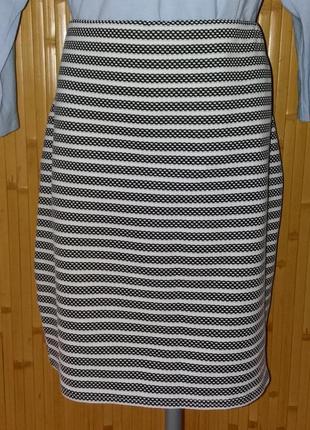 Отличная эластичная юбка из фактурного  трикотажа,48-54размрумыния5 фото