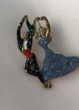 Брошка « танцоры»